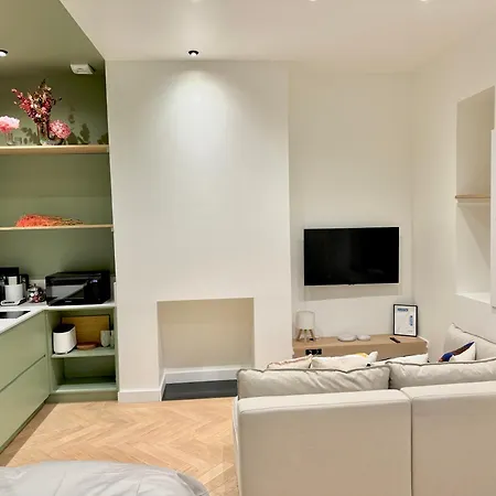 Апартаменты Sur Les Traces De Cyrano *